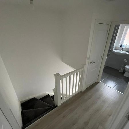 Modern Room With Huge Bed - Walk To City Centre! Manchester Exteriör bild