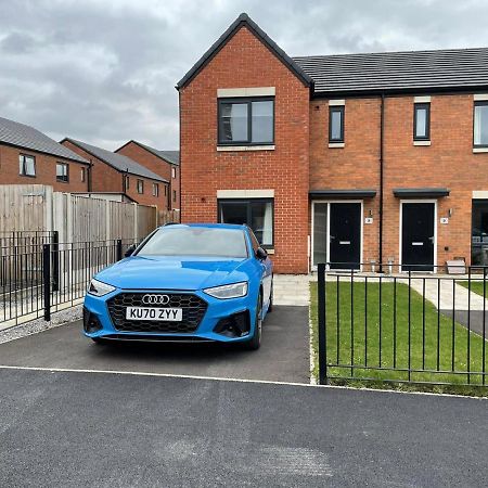 Modern Room With Huge Bed - Walk To City Centre! Manchester Exteriör bild
